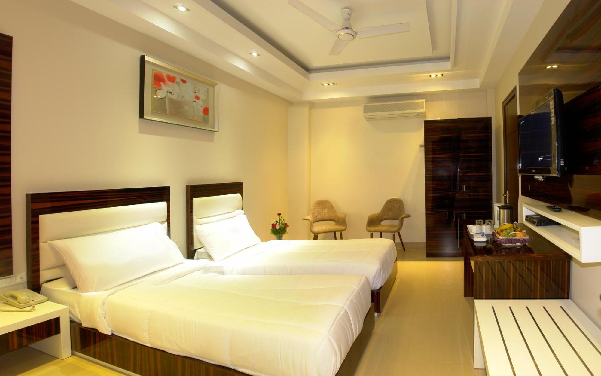 Hotel Gulnar New Delhi Eksteriør billede